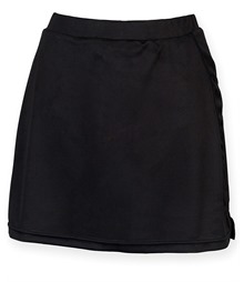 Women's skort with wicking finish