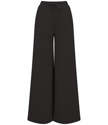Women's sustainable fashion wide leg joggers